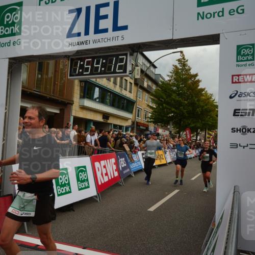 20.09.2026 - PSD Bank Halbmarathon LAZAROV Photography http://msf.ph/oto/10552130 20.09.2026 11:54:11 Ziel 1642, 1839, 2031, 2144, 2594, 2727, 2987, 3558, 3654, 4027, 4742, 4759, 4777, 4785 meine-sportfotos.de
