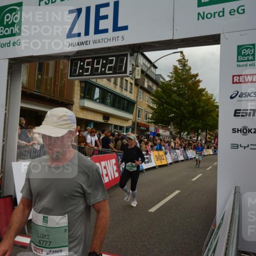 20.09.2026 - PSD Bank Halbmarathon LAZAROV Photography http://msf.ph/oto/10552150 20.09.2026 11:54:20 Ziel 2727, 2987, 3687, 4644, 4777 meine-sportfotos.de