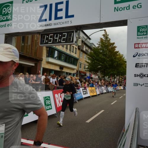 20.09.2026 - PSD Bank Halbmarathon LAZAROV Photography http://msf.ph/oto/10552151 20.09.2026 11:54:21 Ziel 2727, 2987, 3687, 4644, 4777 meine-sportfotos.de
