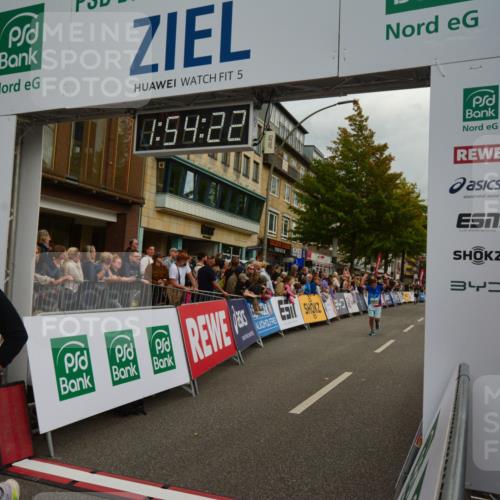 20.09.2026 - PSD Bank Halbmarathon LAZAROV Photography http://msf.ph/oto/10552155 20.09.2026 11:54:21 Ziel 2727, 2987, 3687, 4644, 4777 meine-sportfotos.de