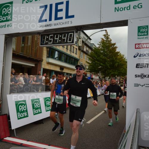 20.09.2026 - PSD Bank Halbmarathon LAZAROV Photography http://msf.ph/oto/10552188 20.09.2026 11:54:39 Ziel 1067, 1094, 1133, 2059, 2123, 2313, 2647, 2669, 3351, 3372, 3386, 3426, 3916, 4569, 4755 meine-sportfotos.de