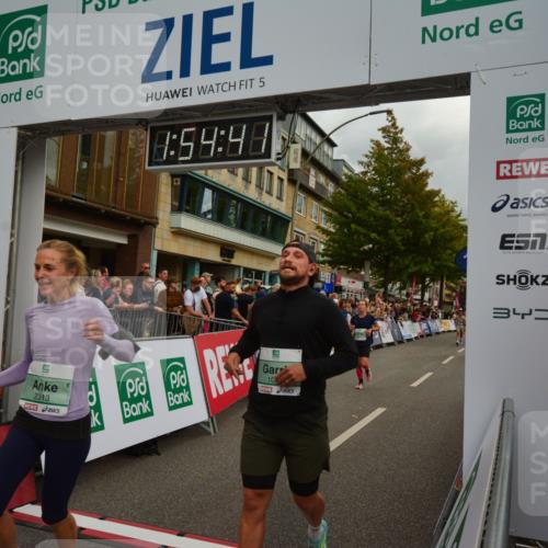 20.09.2026 - PSD Bank Halbmarathon LAZAROV Photography http://msf.ph/oto/10552196 20.09.2026 11:54:41 Ziel 1067, 1094, 1133, 2059, 2123, 2313, 2647, 2669, 3351, 3372, 3386, 3426, 3916, 4569, 4755 meine-sportfotos.de