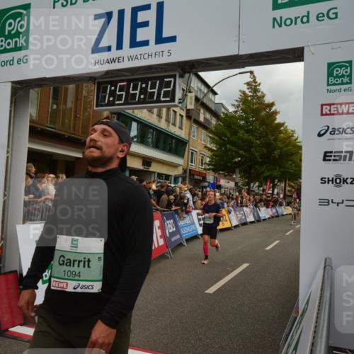 20.09.2026 - PSD Bank Halbmarathon LAZAROV Photography http://msf.ph/oto/10552200 20.09.2026 11:54:41 Ziel 1067, 1094, 1133, 2059, 2123, 2313, 2647, 2669, 3351, 3372, 3386, 3426, 3916, 4569, 4755 meine-sportfotos.de