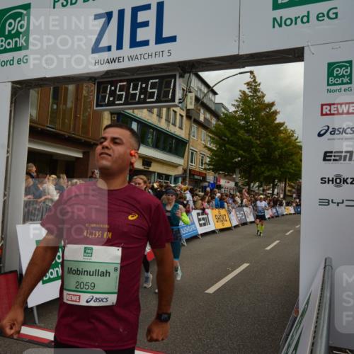 20.09.2026 - PSD Bank Halbmarathon LAZAROV Photography http://msf.ph/oto/10552220 20.09.2026 11:54:50 Ziel 1133, 1433, 2059, 2669, 3115, 3372, 3893, 3916 meine-sportfotos.de