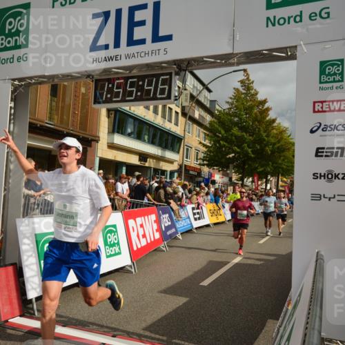20.09.2026 - PSD Bank Halbmarathon LAZAROV Photography http://msf.ph/oto/10552366 20.09.2026 11:55:46 Ziel 1277, 1289, 1354, 1826, 2015, 2808, 2810, 3760, 3781, 3809, 3811, 4728, 4731 meine-sportfotos.de
