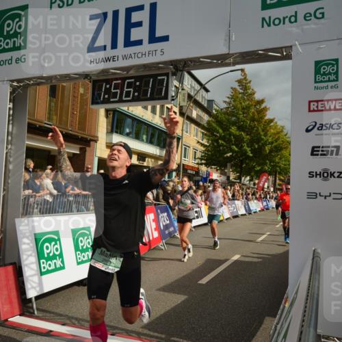 20.09.2026 - PSD Bank Halbmarathon LAZAROV Photography http://msf.ph/oto/10552462 20.09.2026 11:56:17 Ziel 1183, 1272, 1426, 1514, 1541, 1620, 1824, 2180, 2955, 3441, 3593, 3744, 3872, 3932, 3943, 4224, 4525, 4692 meine-sportfotos.de