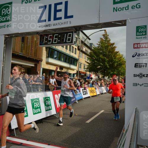 20.09.2026 - PSD Bank Halbmarathon LAZAROV Photography http://msf.ph/oto/10552469 20.09.2026 11:56:18 Ziel 1183, 1272, 1426, 1514, 1541, 1620, 1824, 2180, 2955, 3441, 3593, 3744, 3872, 3932, 3943, 4224, 4525, 4692 meine-sportfotos.de
