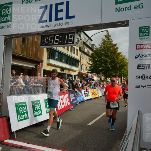 20.09.2026 - PSD Bank Halbmarathon LAZAROV Photography http://msf.ph/oto/10552471 20.09.2026 11:56:18 Ziel 1183, 1272, 1426, 1514, 1541, 1620, 1824, 2180, 2955, 3441, 3593, 3744, 3872, 3932, 3943, 4224, 4525, 4692 meine-sportfotos.de