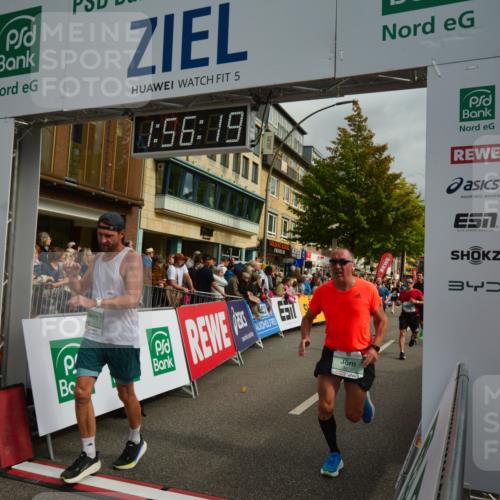 20.09.2026 - PSD Bank Halbmarathon LAZAROV Photography http://msf.ph/oto/10552473 20.09.2026 11:56:18 Ziel 1183, 1272, 1426, 1514, 1541, 1620, 1824, 2180, 2955, 3441, 3593, 3744, 3872, 3932, 3943, 4224, 4525, 4692 meine-sportfotos.de