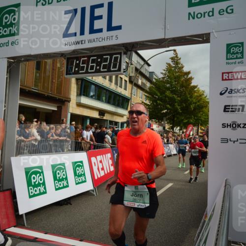 20.09.2026 - PSD Bank Halbmarathon LAZAROV Photography http://msf.ph/oto/10552476 20.09.2026 11:56:19 Ziel 1183, 1272, 1426, 1514, 1541, 1620, 1824, 2180, 2955, 3441, 3593, 3744, 3872, 3932, 3943, 4525, 4692 meine-sportfotos.de