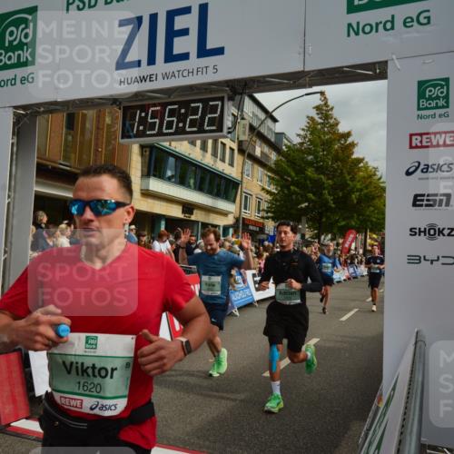 20.09.2026 - PSD Bank Halbmarathon LAZAROV Photography http://msf.ph/oto/10552485 20.09.2026 11:56:21 Ziel 1183, 1426, 1514, 1541, 1620, 1824, 1920, 2180, 2955, 2967, 3545, 3593, 3744, 3872, 3943, 4525, 4692 meine-sportfotos.de
