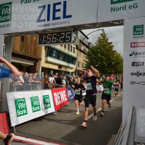 20.09.2026 - PSD Bank Halbmarathon LAZAROV Photography http://msf.ph/oto/10552495 20.09.2026 11:56:24 Ziel 1183, 1426, 1514, 1541, 1620, 1824, 1920, 2180, 2221, 2275, 2869, 2967, 3545, 3593, 3744, 3872, 3943, 4267, 4525, 4692 meine-sportfotos.de