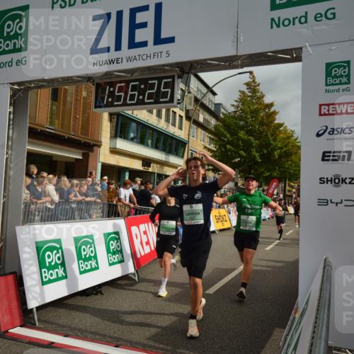 20.09.2026 - PSD Bank Halbmarathon LAZAROV Photography http://msf.ph/oto/10552497 20.09.2026 11:56:24 Ziel 1183, 1426, 1514, 1541, 1620, 1824, 1920, 2180, 2221, 2275, 2869, 2967, 3545, 3593, 3744, 3872, 3943, 4267, 4525, 4692 meine-sportfotos.de