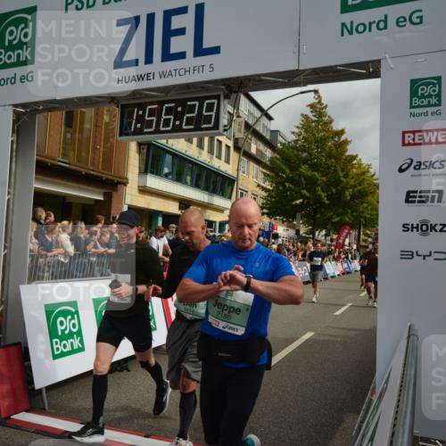 20.09.2026 - PSD Bank Halbmarathon LAZAROV Photography http://msf.ph/oto/10552506 20.09.2026 11:56:28 Ziel 1426, 1514, 1747, 1824, 1920, 2022, 2180, 2221, 2275, 2418, 2869, 2967, 3545, 3593, 3744, 3943, 4097, 4252, 4267, 4525, 4692 meine-sportfotos.de