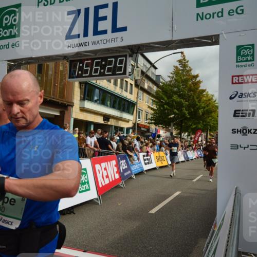 20.09.2026 - PSD Bank Halbmarathon LAZAROV Photography http://msf.ph/oto/10552510 20.09.2026 11:56:29 Ziel 1514, 1747, 1824, 1920, 2022, 2180, 2221, 2275, 2418, 2869, 2967, 3545, 3593, 3744, 4097, 4252, 4267, 4525, 4692 meine-sportfotos.de