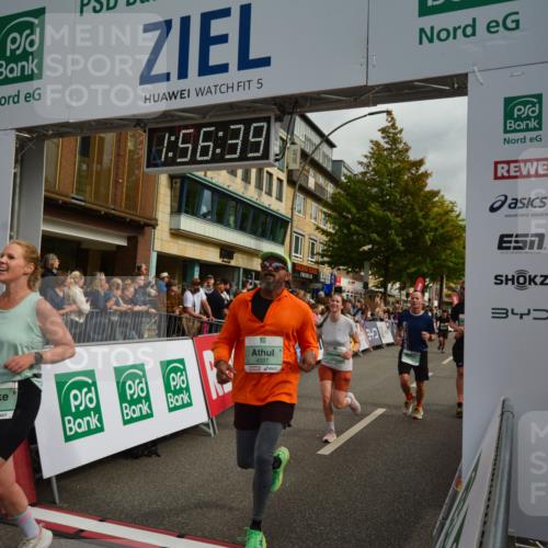 20.09.2026 - PSD Bank Halbmarathon LAZAROV Photography http://msf.ph/oto/10552534 20.09.2026 11:56:38 Ziel 1747, 1760, 1920, 2022, 2221, 2275, 2418, 2869, 2967, 3365, 3545, 4097, 4252, 4267, 4374 meine-sportfotos.de