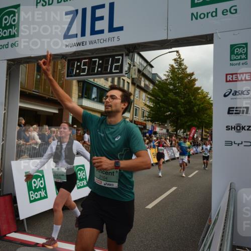 20.09.2026 - PSD Bank Halbmarathon LAZAROV Photography http://msf.ph/oto/10552620 20.09.2026 11:57:12 Ziel 1249, 1263, 1685, 1700, 1986, 2079, 2104, 2354, 2421, 2480, 3079, 3640, 3784, 3927, 4302, 4464, 4671, 4752, 4753 meine-sportfotos.de