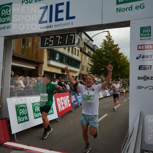 20.09.2026 - PSD Bank Halbmarathon LAZAROV Photography http://msf.ph/oto/10552638 20.09.2026 11:57:17 Ziel 1019, 1092, 1249, 1263, 1685, 1700, 1791, 1986, 2104, 2421, 2480, 3640, 3645, 4295, 4302, 4464, 4531, 4724 meine-sportfotos.de