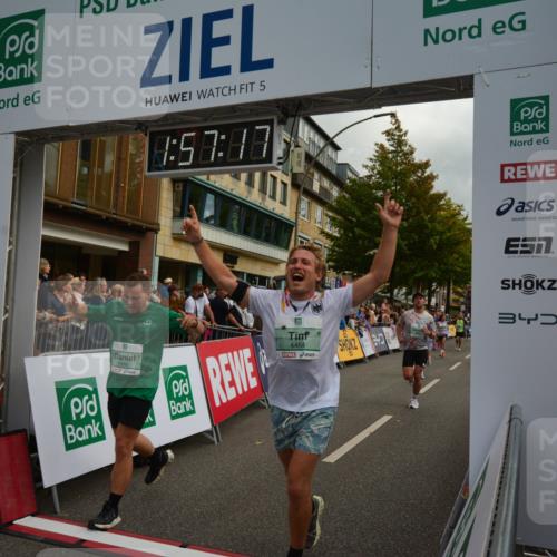 20.09.2026 - PSD Bank Halbmarathon LAZAROV Photography http://msf.ph/oto/10552639 20.09.2026 11:57:17 Ziel 1019, 1092, 1249, 1263, 1685, 1700, 1791, 1986, 2104, 2421, 2480, 3640, 3645, 4295, 4302, 4464, 4531, 4724 meine-sportfotos.de