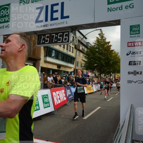 20.09.2026 - PSD Bank Halbmarathon LAZAROV Photography http://msf.ph/oto/10552808 20.09.2026 11:57:55 Ziel 1052, 1210, 1301, 1530, 1709, 1711, 2531, 2846, 2935, 3107, 3280, 3624, 3762, 3935, 3941, 4327, 4589, 4610 meine-sportfotos.de