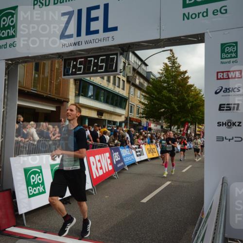 20.09.2026 - PSD Bank Halbmarathon LAZAROV Photography http://msf.ph/oto/10552809 20.09.2026 11:57:56 Ziel 1052, 1210, 1301, 1530, 1709, 1711, 2531, 2846, 2935, 3107, 3280, 3624, 3762, 3941, 4327, 4589, 4610 meine-sportfotos.de