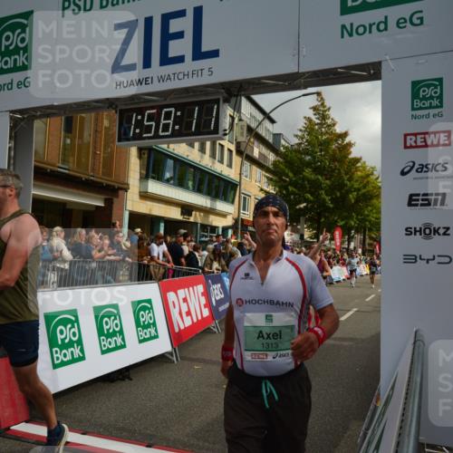 20.09.2026 - PSD Bank Halbmarathon LAZAROV Photography http://msf.ph/oto/10552849 20.09.2026 11:58:11 Ziel 1020, 1140, 1311, 1313, 1406, 1592, 2448, 2900, 2993, 4528, 4597, 4635, 4659 meine-sportfotos.de