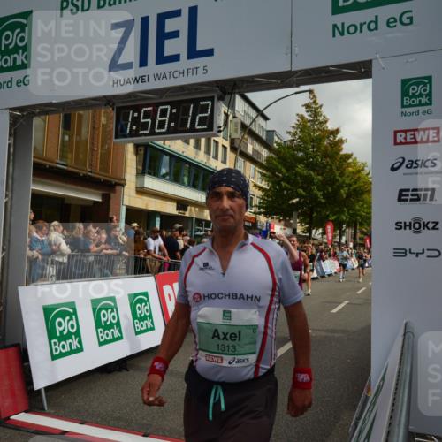 20.09.2026 - PSD Bank Halbmarathon LAZAROV Photography http://msf.ph/oto/10552851 20.09.2026 11:58:11 Ziel 1020, 1140, 1311, 1313, 1406, 1592, 2448, 2900, 2993, 4528, 4597, 4635, 4659 meine-sportfotos.de