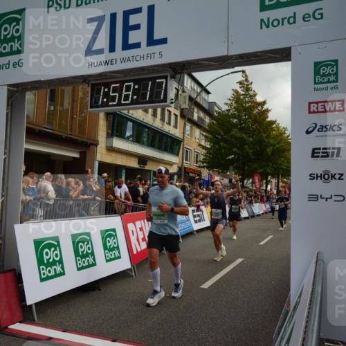 20.09.2026 - PSD Bank Halbmarathon LAZAROV Photography http://msf.ph/oto/10552864 20.09.2026 11:58:16 Ziel 1020, 1140, 1311, 1313, 1406, 1592, 2448, 2585, 2900, 2993, 4528, 4597, 4635, 4659 meine-sportfotos.de