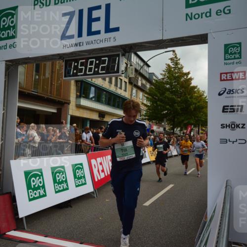 20.09.2026 - PSD Bank Halbmarathon LAZAROV Photography http://msf.ph/oto/10552880 20.09.2026 11:58:20 Ziel 1020, 1398, 1406, 2448, 2577, 2585, 2900, 2993, 4528, 4597, 4623, 4635, 4641, 4659, 4750 meine-sportfotos.de