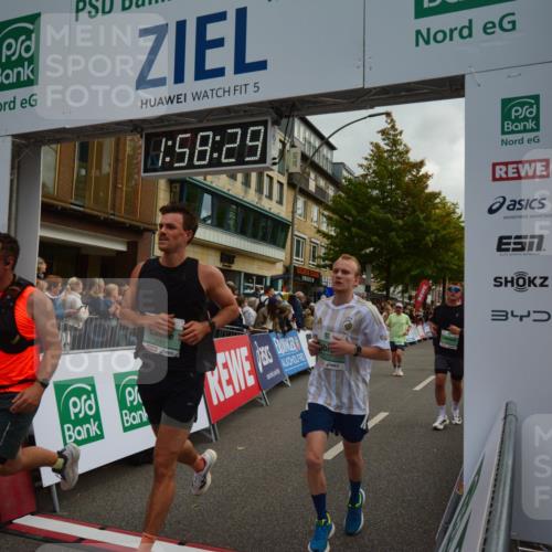 20.09.2026 - PSD Bank Halbmarathon LAZAROV Photography http://msf.ph/oto/10552897 20.09.2026 11:58:28 Ziel 1020, 1398, 1406, 1621, 2577, 2585, 2612, 2900, 3604, 3801, 4623, 4641, 4659, 4750 meine-sportfotos.de