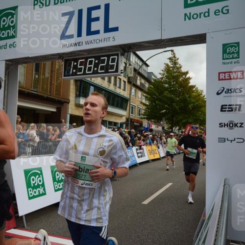20.09.2026 - PSD Bank Halbmarathon LAZAROV Photography http://msf.ph/oto/10552900 20.09.2026 11:58:29 Ziel 1398, 1621, 2577, 2585, 2612, 3490, 3604, 3801, 4623, 4641, 4659, 4750 meine-sportfotos.de