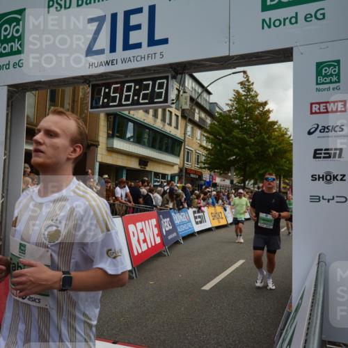 20.09.2026 - PSD Bank Halbmarathon LAZAROV Photography http://msf.ph/oto/10552901 20.09.2026 11:58:29 Ziel 1398, 1621, 2577, 2585, 2612, 3490, 3604, 3801, 4623, 4641, 4659, 4750 meine-sportfotos.de