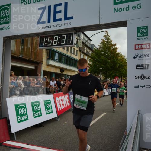 20.09.2026 - PSD Bank Halbmarathon LAZAROV Photography http://msf.ph/oto/10552904 20.09.2026 11:58:30 Ziel 1398, 1621, 1956, 2577, 2585, 2612, 3183, 3490, 3604, 3801, 4623, 4641, 4750 meine-sportfotos.de