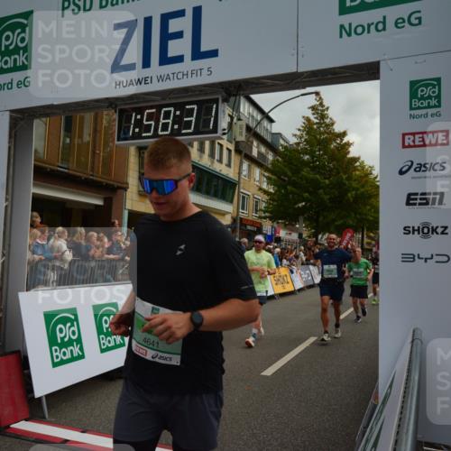 20.09.2026 - PSD Bank Halbmarathon LAZAROV Photography http://msf.ph/oto/10552906 20.09.2026 11:58:30 Ziel 1398, 1621, 1956, 2577, 2585, 2612, 3183, 3490, 3604, 3801, 4623, 4641, 4750 meine-sportfotos.de