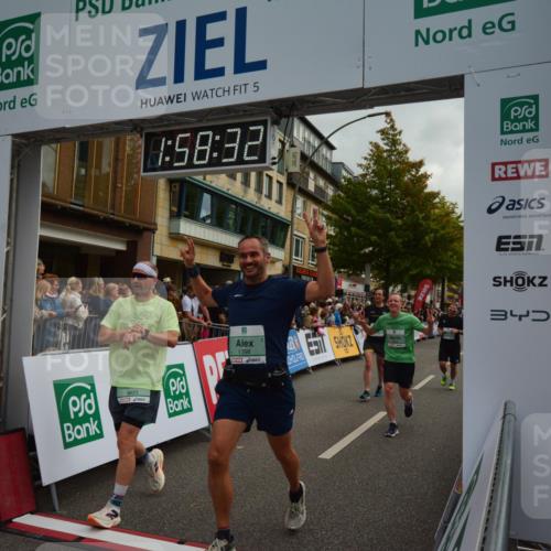 20.09.2026 - PSD Bank Halbmarathon LAZAROV Photography http://msf.ph/oto/10552910 20.09.2026 11:58:32 Ziel 1398, 1621, 1956, 2577, 2585, 2612, 3183, 3490, 3604, 3801, 4623, 4641, 4750 meine-sportfotos.de