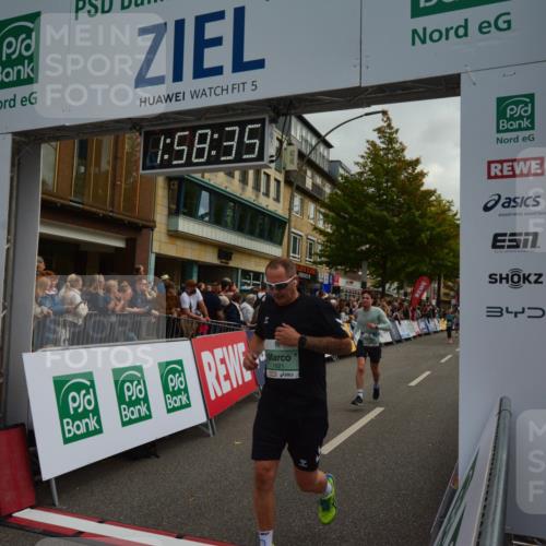 20.09.2026 - PSD Bank Halbmarathon LAZAROV Photography http://msf.ph/oto/10552924 20.09.2026 11:58:35 Ziel 1398, 1621, 1741, 1795, 1956, 2577, 2612, 3183, 3490, 3604, 3801, 4013, 4623, 4641, 4750 meine-sportfotos.de