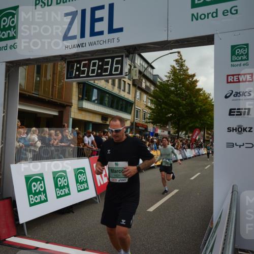 20.09.2026 - PSD Bank Halbmarathon LAZAROV Photography http://msf.ph/oto/10552925 20.09.2026 11:58:35 Ziel 1398, 1621, 1741, 1795, 1956, 2577, 2612, 3183, 3490, 3604, 3801, 4013, 4623, 4641, 4750 meine-sportfotos.de