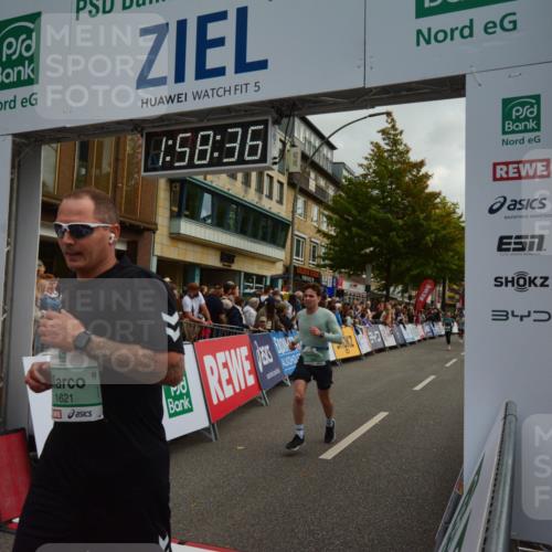 20.09.2026 - PSD Bank Halbmarathon LAZAROV Photography http://msf.ph/oto/10552928 20.09.2026 11:58:36 Ziel 1398, 1621, 1741, 1795, 1956, 2612, 3183, 3490, 3604, 3801, 4013, 4623, 4641 meine-sportfotos.de