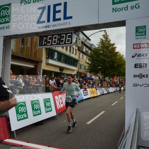 20.09.2026 - PSD Bank Halbmarathon LAZAROV Photography http://msf.ph/oto/10552930 20.09.2026 11:58:36 Ziel 1398, 1621, 1741, 1795, 1956, 2612, 3183, 3490, 3604, 3801, 4013, 4623, 4641 meine-sportfotos.de