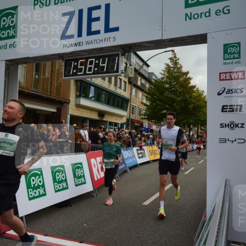 20.09.2026 - PSD Bank Halbmarathon LAZAROV Photography http://msf.ph/oto/10552936 20.09.2026 11:58:41 Ziel 1304, 1621, 1741, 1795, 1936, 1956, 2290, 3183, 3447, 3490, 3598, 3801, 4013, 4570, 4572 meine-sportfotos.de