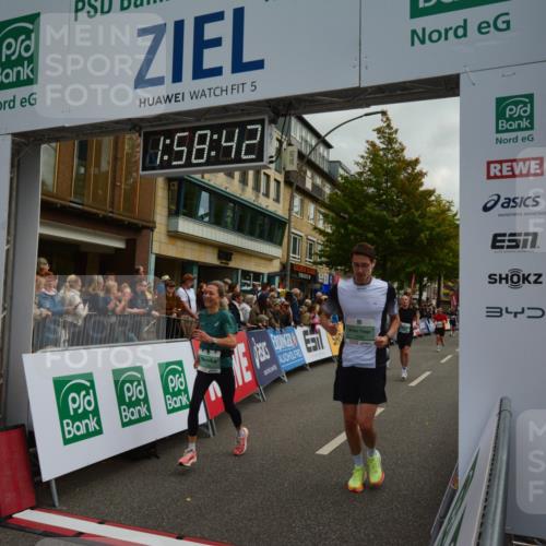 20.09.2026 - PSD Bank Halbmarathon LAZAROV Photography http://msf.ph/oto/10552937 20.09.2026 11:58:41 Ziel 1304, 1621, 1741, 1795, 1936, 1956, 2290, 3183, 3447, 3490, 3598, 3801, 4013, 4570, 4572 meine-sportfotos.de