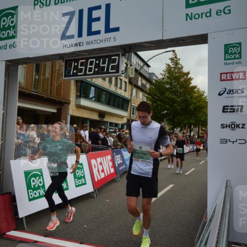 20.09.2026 - PSD Bank Halbmarathon LAZAROV Photography http://msf.ph/oto/10552939 20.09.2026 11:58:41 Ziel 1304, 1621, 1741, 1795, 1936, 1956, 2290, 3183, 3447, 3490, 3598, 3801, 4013, 4570, 4572 meine-sportfotos.de
