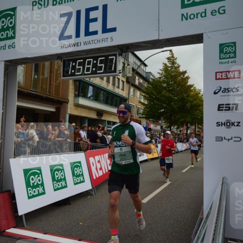 20.09.2026 - PSD Bank Halbmarathon LAZAROV Photography http://msf.ph/oto/10552980 20.09.2026 11:58:57 Ziel 1035, 1197, 1251, 1304, 1778, 1936, 2050, 2185, 3112, 3447, 3467, 3598, 3718, 3810, 3940, 4029, 4223, 4355, 4570, 4572, 4694, 4738 meine-sportfotos.de