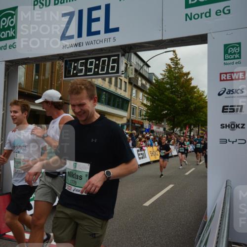 20.09.2026 - PSD Bank Halbmarathon LAZAROV Photography http://msf.ph/oto/10553006 20.09.2026 11:59:05 Ziel 1197, 1519, 1749, 1778, 2050, 2185, 3112, 3150, 3194, 3467, 3940, 4029, 4223, 4286, 4591, 4694, 4738 meine-sportfotos.de