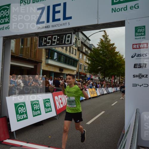20.09.2026 - PSD Bank Halbmarathon LAZAROV Photography http://msf.ph/oto/10553043 20.09.2026 11:59:18 Ziel 1091, 1095, 1749, 2370, 3668, 4428, 4591 meine-sportfotos.de