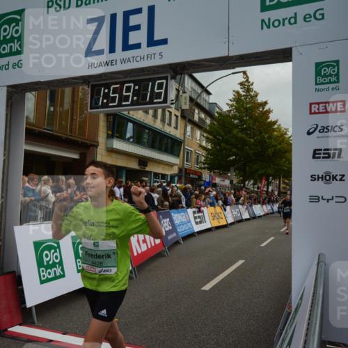 20.09.2026 - PSD Bank Halbmarathon LAZAROV Photography http://msf.ph/oto/10553045 20.09.2026 11:59:18 Ziel 1091, 1095, 1749, 2370, 3668, 4428, 4591 meine-sportfotos.de