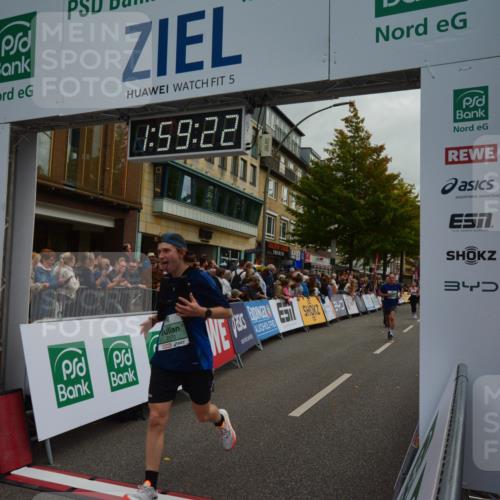 20.09.2026 - PSD Bank Halbmarathon LAZAROV Photography http://msf.ph/oto/10553047 20.09.2026 11:59:22 Ziel 1091, 1093, 1095, 1098, 1749, 2370, 2736, 3668, 4428 meine-sportfotos.de