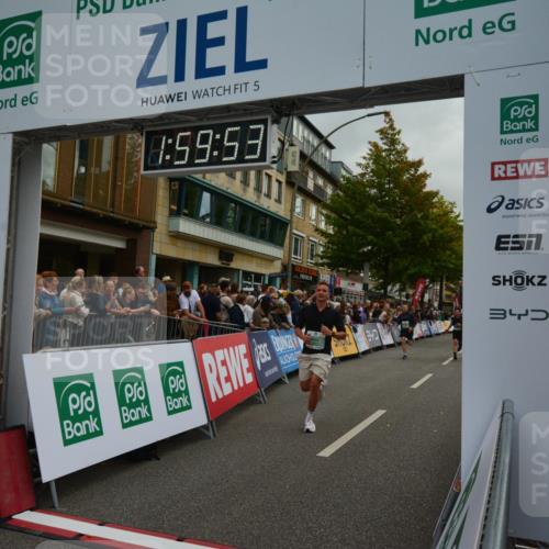 20.09.2026 - PSD Bank Halbmarathon LAZAROV Photography http://msf.ph/oto/10553137 20.09.2026 11:59:53 Ziel 1112, 1265, 1454, 2168, 2170, 2238, 2470, 3578, 3800, 4493, 4494, 4495, 4670 meine-sportfotos.de