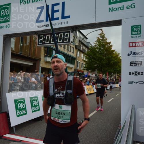 20.09.2026 - PSD Bank Halbmarathon LAZAROV Photography http://msf.ph/oto/10553173 20.09.2026 12:00:09 Ziel 1788, 1927, 2186, 2238, 2676, 2693, 3146, 3550, 4583, 4670 meine-sportfotos.de