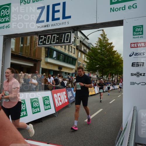 20.09.2026 - PSD Bank Halbmarathon LAZAROV Photography http://msf.ph/oto/10553176 20.09.2026 12:00:09 Ziel 1788, 1927, 2186, 2238, 2676, 2693, 3146, 3550, 4583, 4670 meine-sportfotos.de